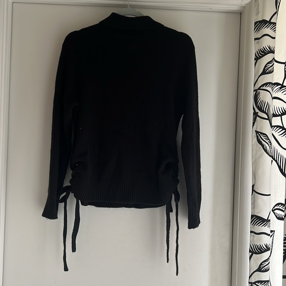Frame Side Tie Sweater w/ Collar in Black Cashmere Size: Large (L) - Picture 2 of 16